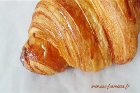Le Croissant au Beurre: Une Délicieuse Recette Française