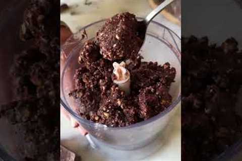 *QUICK &amp; EASY* BLISS BITES RECIPE 💪🏻 | DATES, ALMONDS, WALNUT, CHOCOLATE DESSERT BITES #shorts