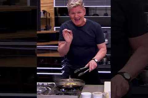 When you’re cooking #pasta here’s an amazing #NextLevelKitchen tip to dress it evenly #gordonramsay