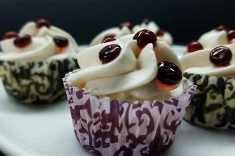 Pomegranate &amp; Hazelnut Cheesecake Bites - Wicked Handy