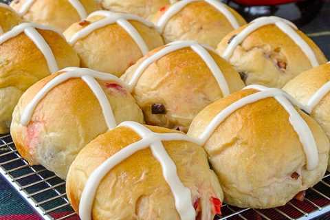 Christmas Hot Cross Buns